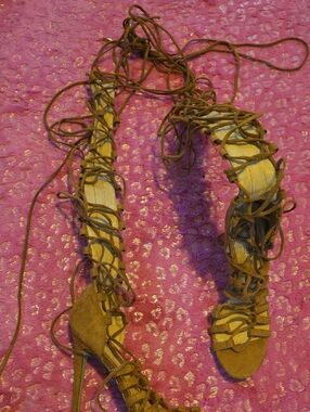 Women’s Lace-Up Gladiator Sandals - Brown